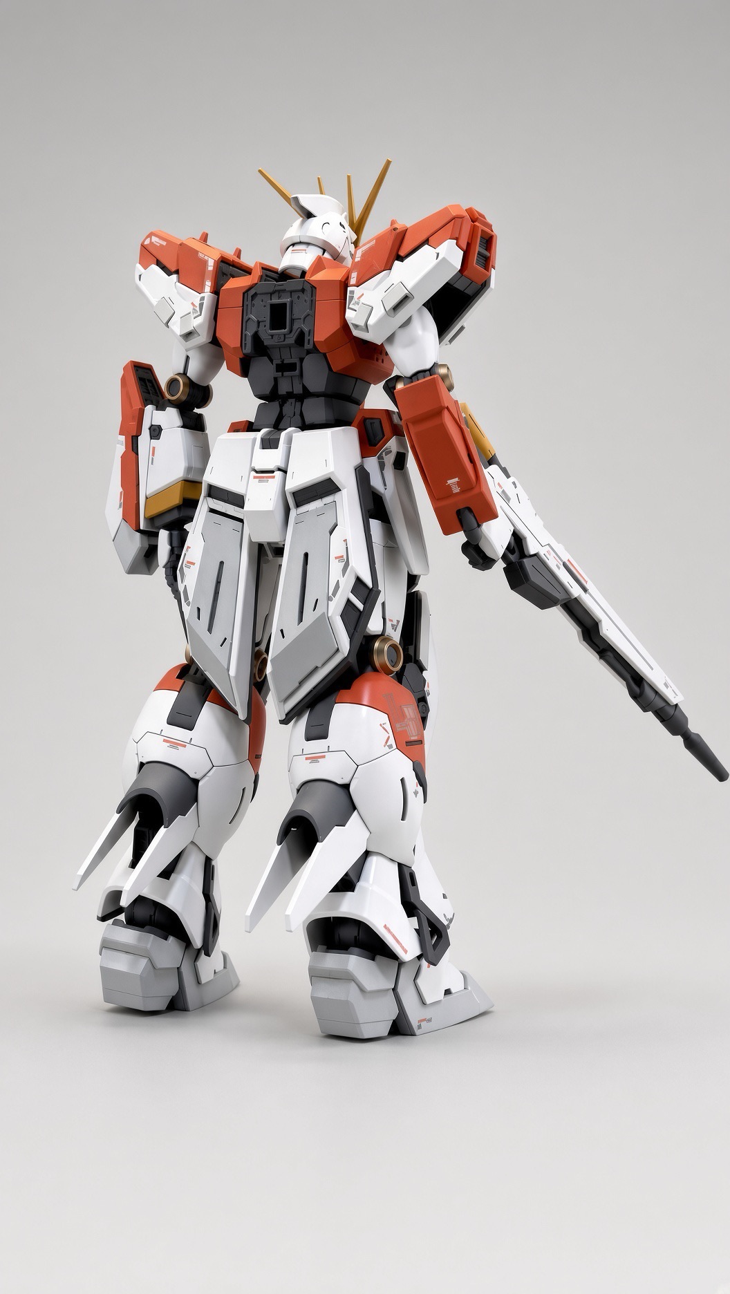 バックパックの取り付け部が見えるRG Hi-νガンダムの背面