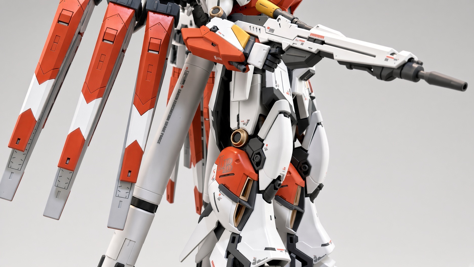 RG Hi-νガンダムの腰・脚部とライフルの塗り分け
