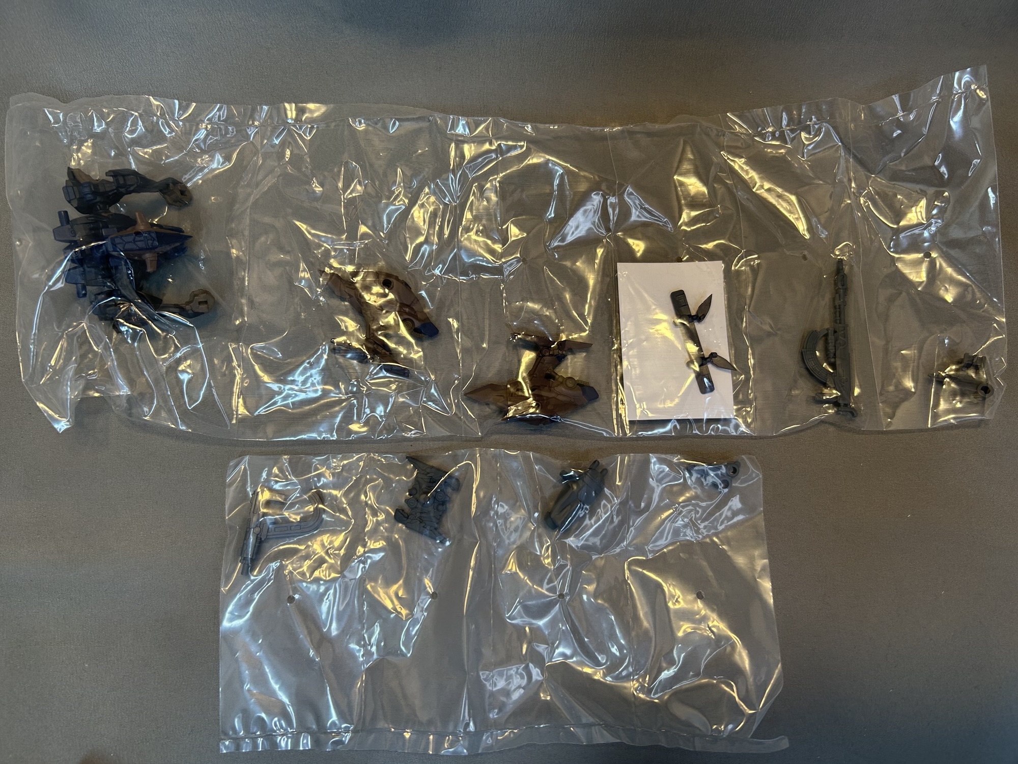 袋に入ったSTEEL HAZE本体と付属品