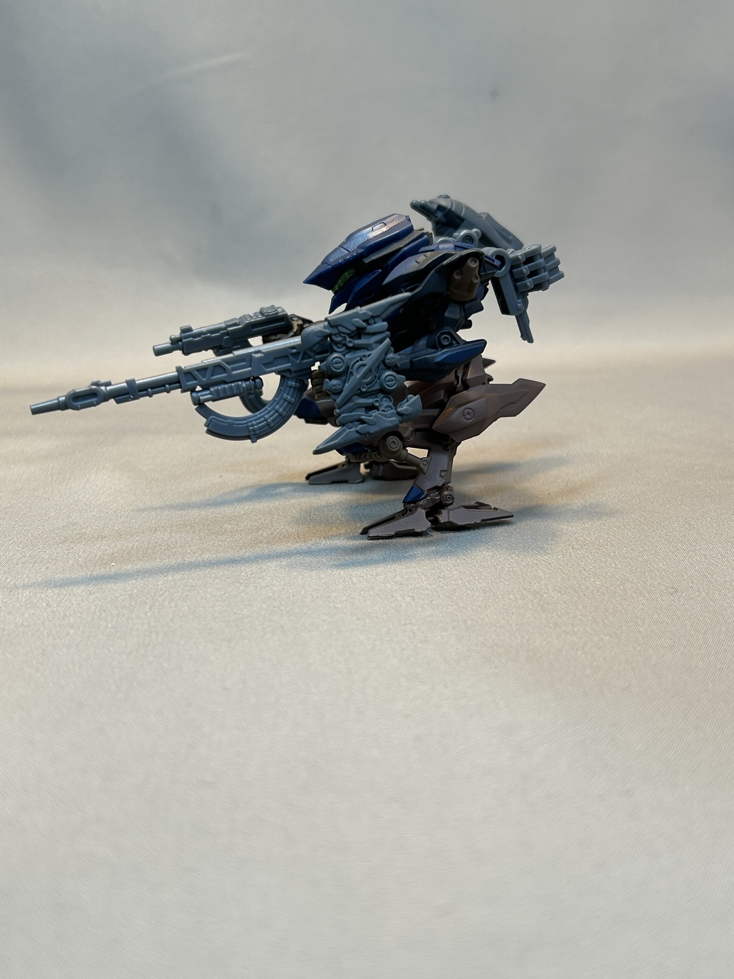 STEEL HAZEの側面と武装