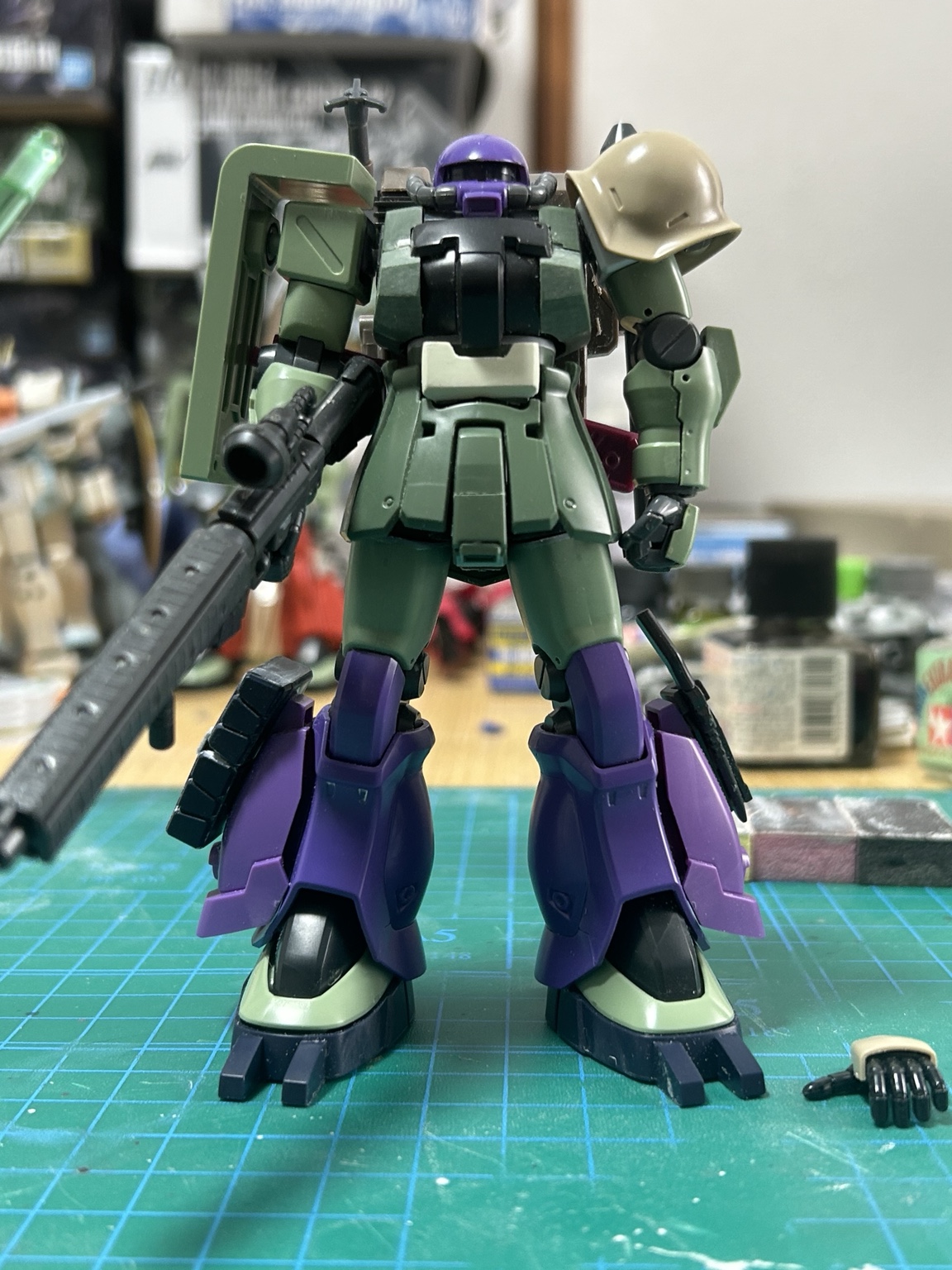 HGUC ザクF2とザクスナイパータイプをミキシングした仮組みの正面