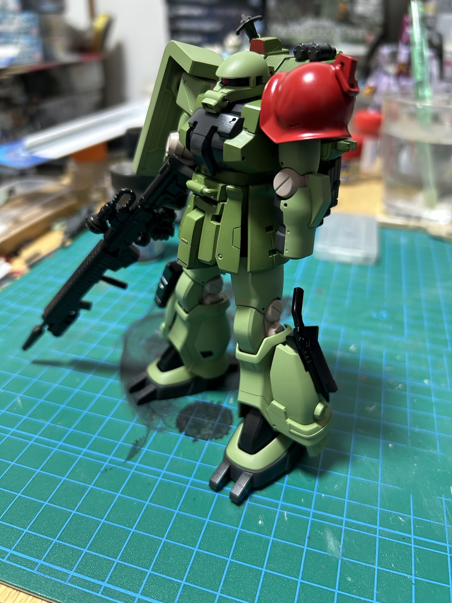 基本塗装を終えて仮組みしたHGUC ザクF2スナイパーカスタムの全身