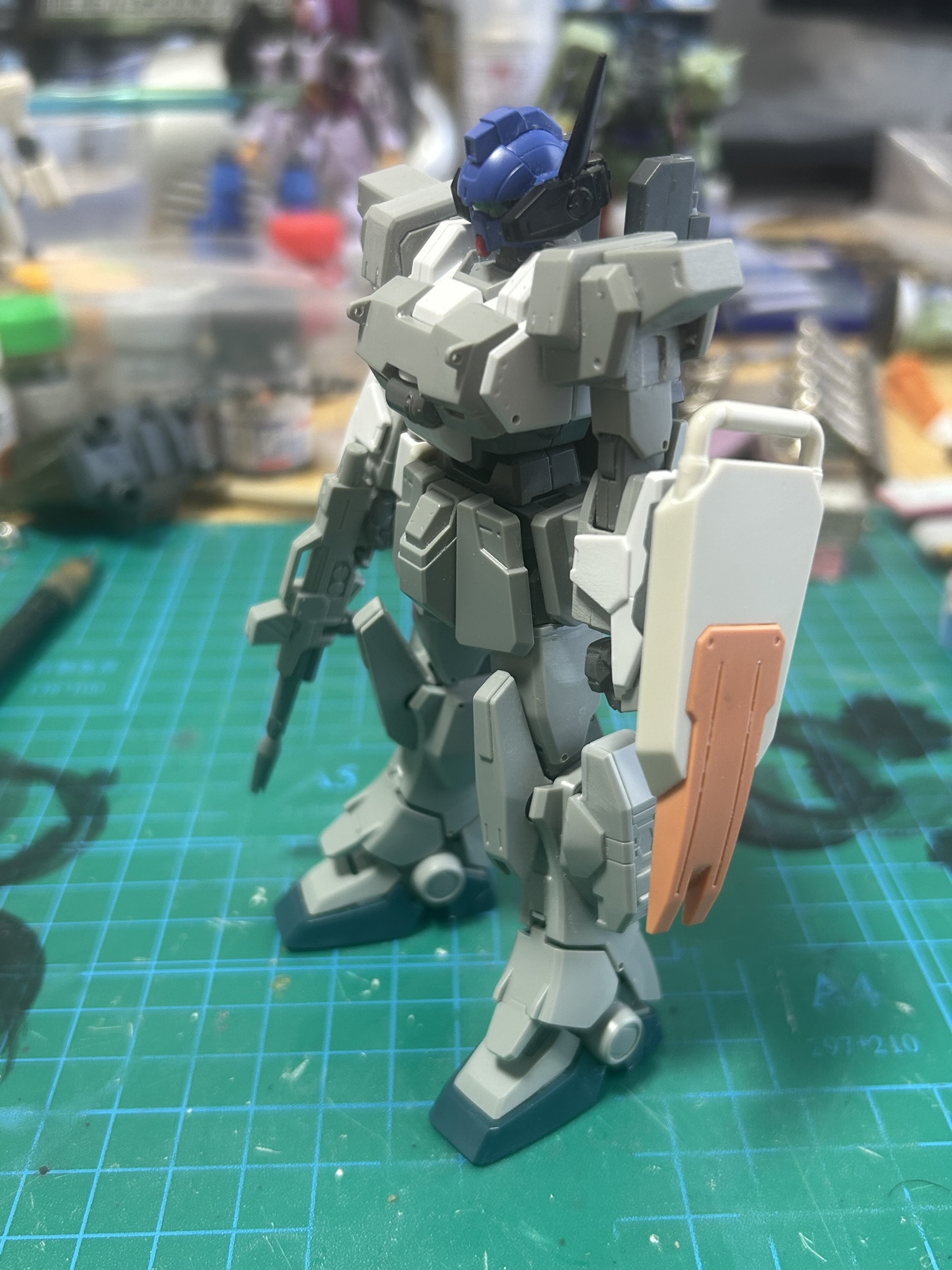 ブルーディスティニー1号機の漫画版頭部を使用したEz-SRの斜め前